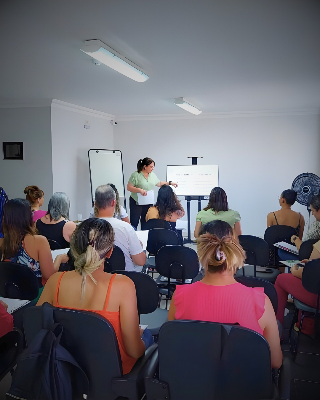 Turma durante formação prática no Instituto Hupomnemata